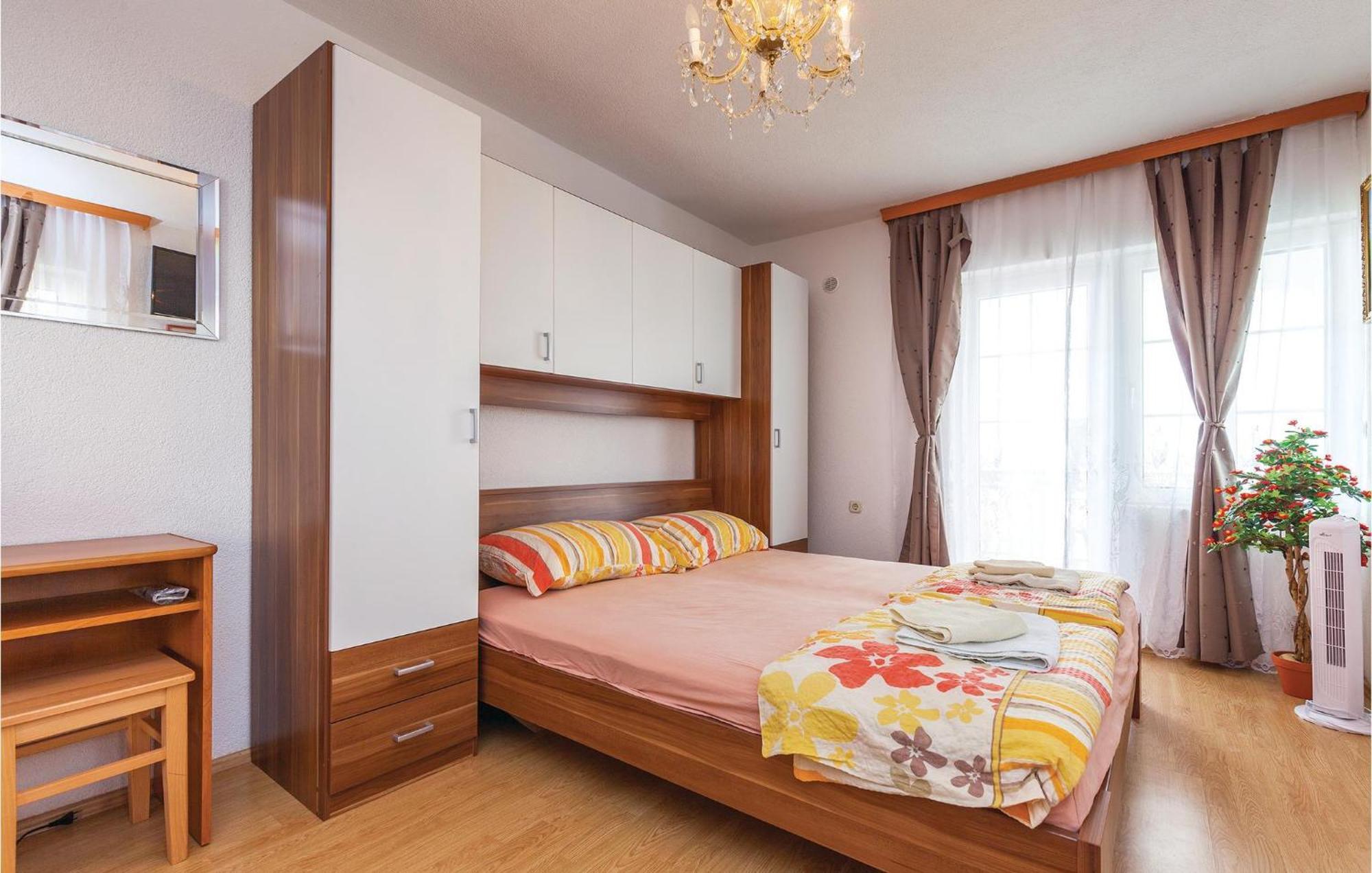 Nice Apartment In Crikvenica With Kitchen Eksteriør bilde