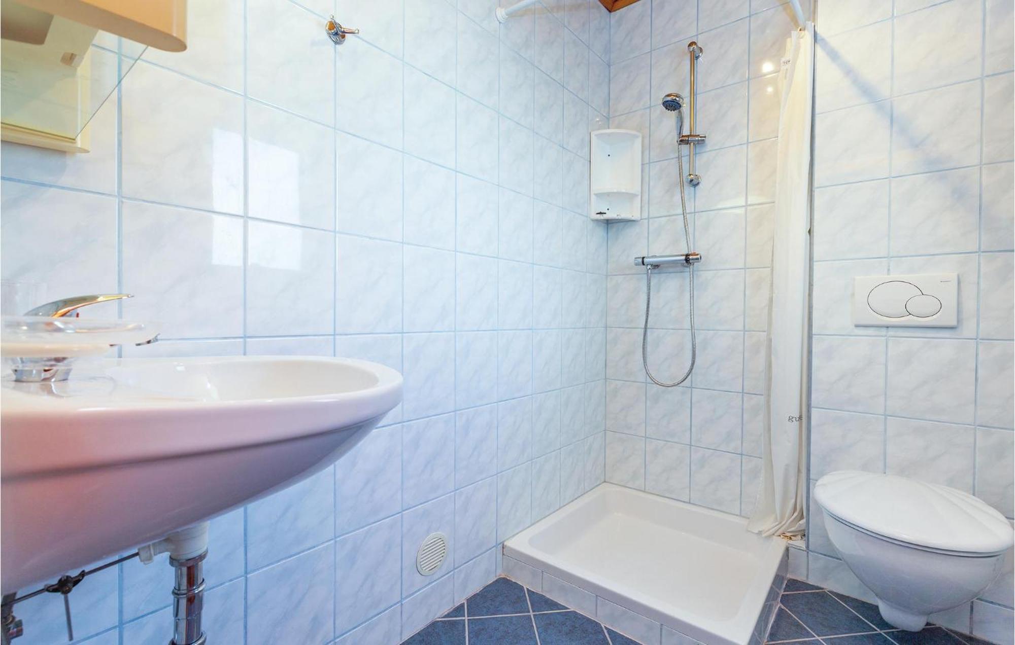 Nice Apartment In Crikvenica With Kitchen Eksteriør bilde