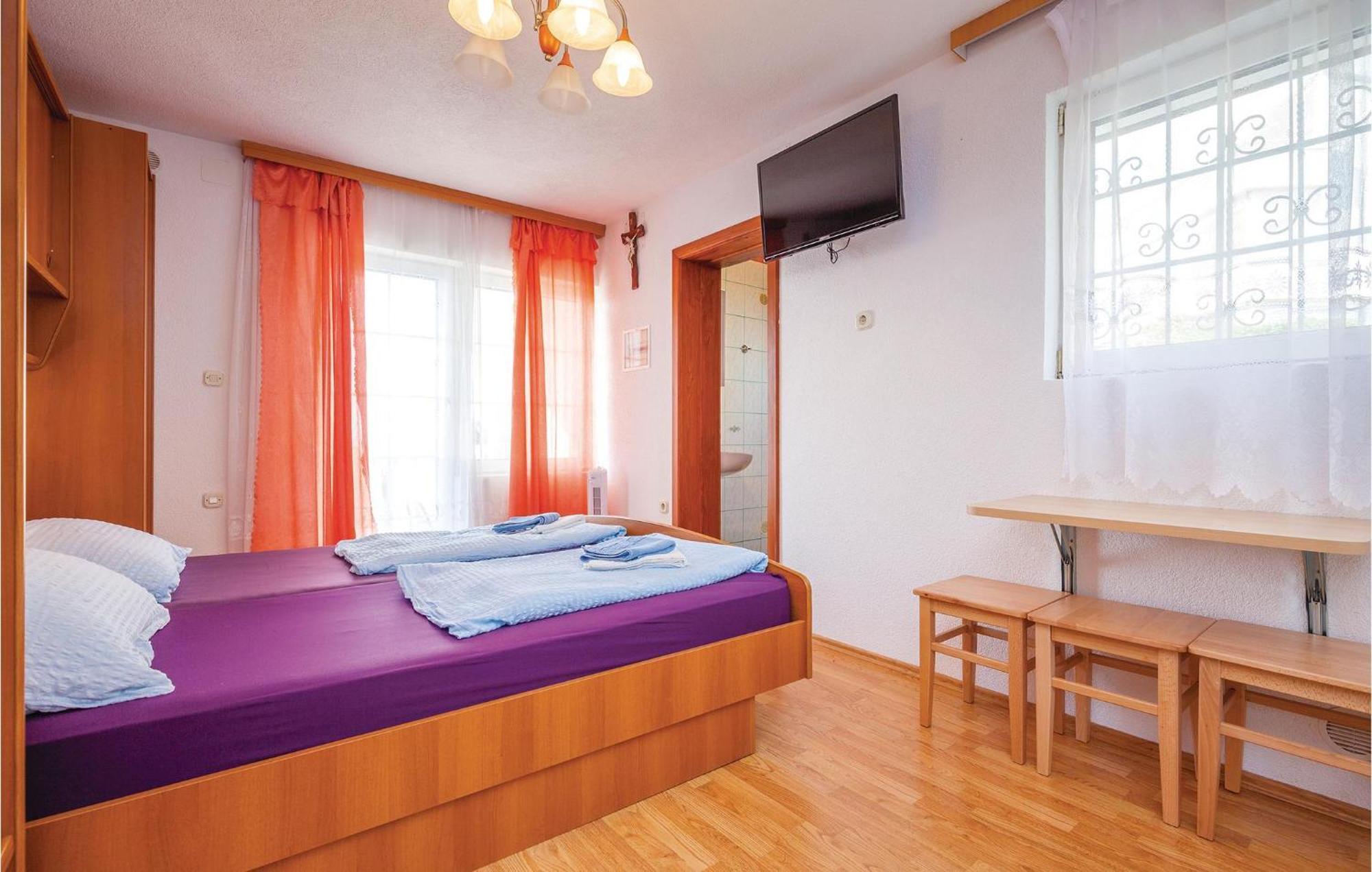 Nice Apartment In Crikvenica With Kitchen Eksteriør bilde