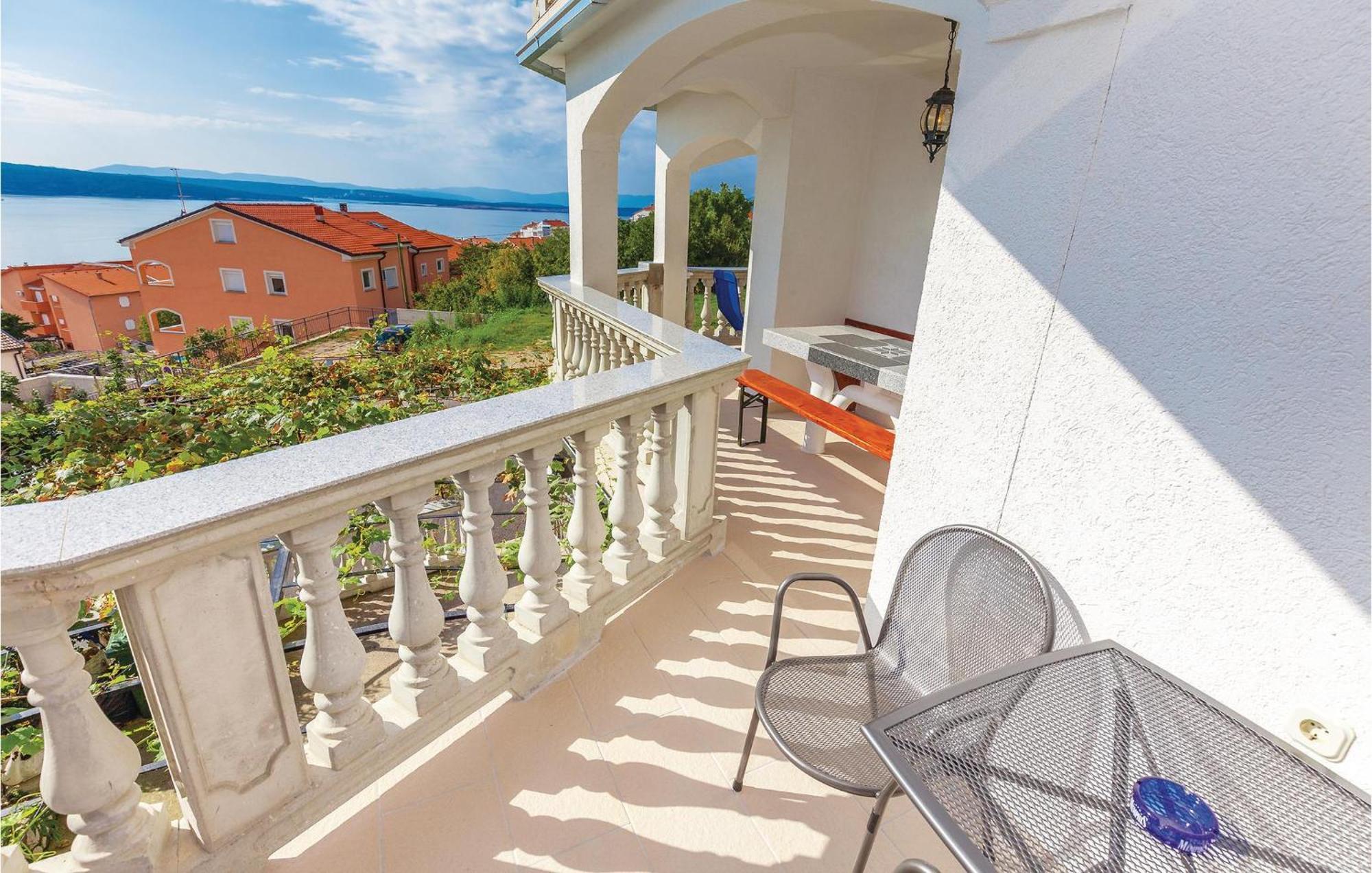 Nice Apartment In Crikvenica With Kitchen Eksteriør bilde