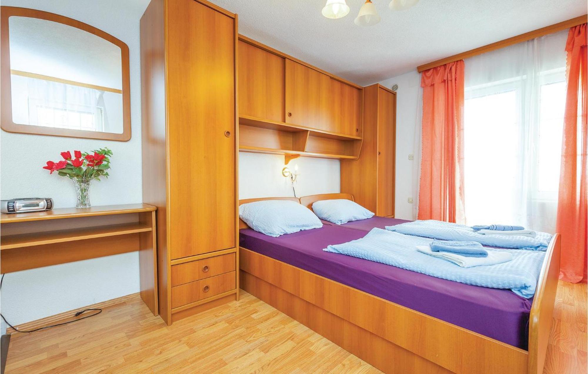 Nice Apartment In Crikvenica With Kitchen Eksteriør bilde